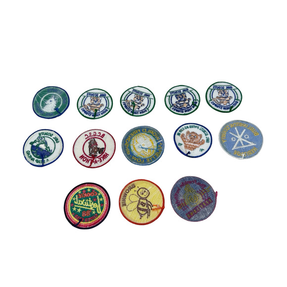 Vintage Girl Scouts Patches Embroidered Assorted Designs Collectible Lot of 13 - Picture 2 of 4